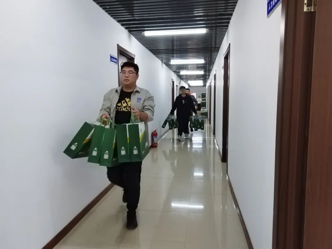 情浓月满 共绘中秋——冲填公司为职工发放中秋节暖心福利