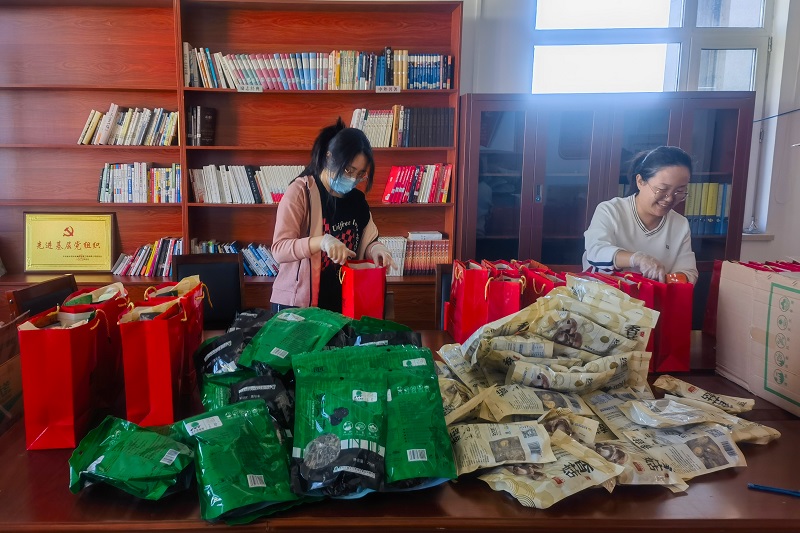 情暖中秋 欢度国庆——冲填公司为职工发放“双节”暖心福利