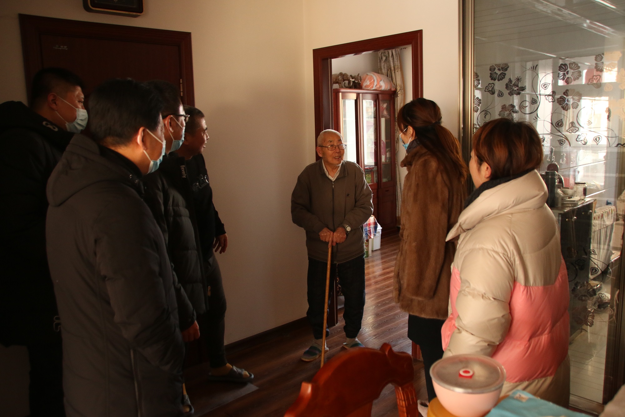 新春至 情暖心——省水利水电集团党委副书记、工会主席刘辉走访慰问冲填公司离休老干